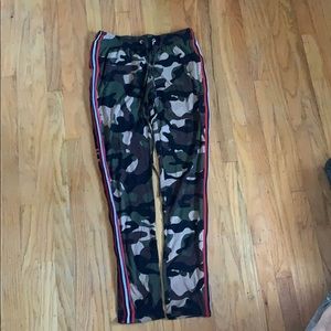 Camo longe joggers